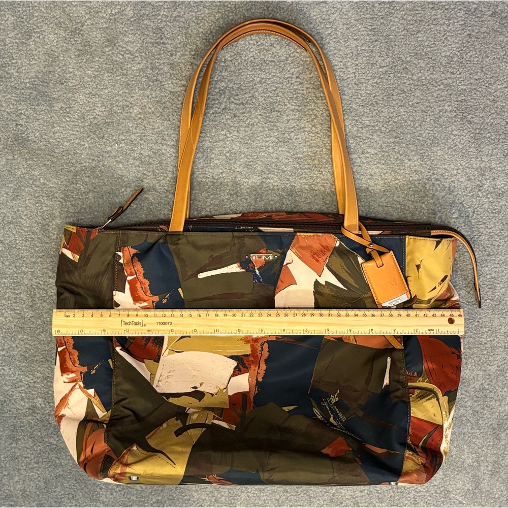 TUMI Voyager M Printed Nylon Tote Bag Abstract Multicolor Leather Trim + Pouch - Picture 4 of 16